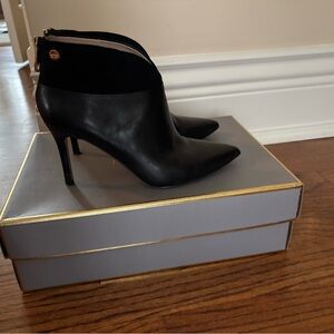 Louise et Cie sana Black Ankle Booties